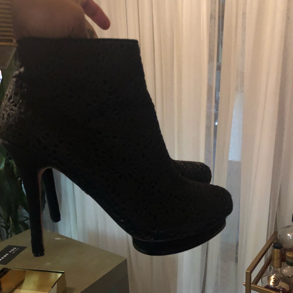 BCBG Max Azria black calf laser design cut booties Sz 10